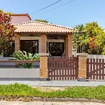 Authentic And Cozy Meiembipe Beach House