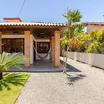 Authentic And Cozy Meiembipe Beach House