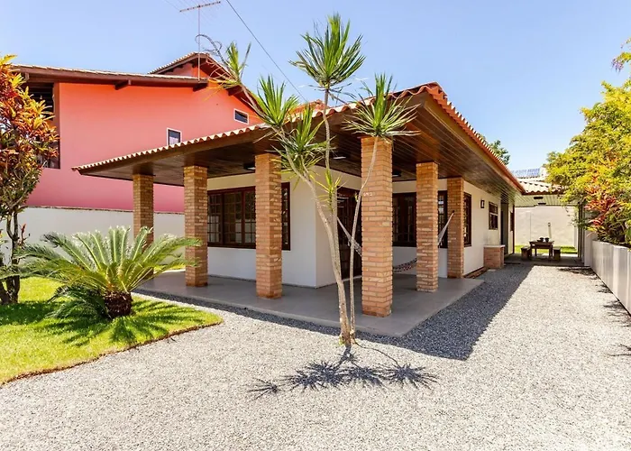 Authentic And Cozy Meiembipe Beach House